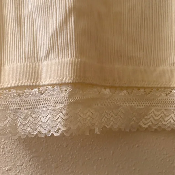 Three Bird Nest Cream Lace Halter Bralette - Picture 4 of 6